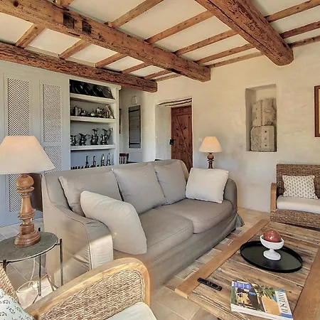 Chateau De Jalle Bed & Breakfast